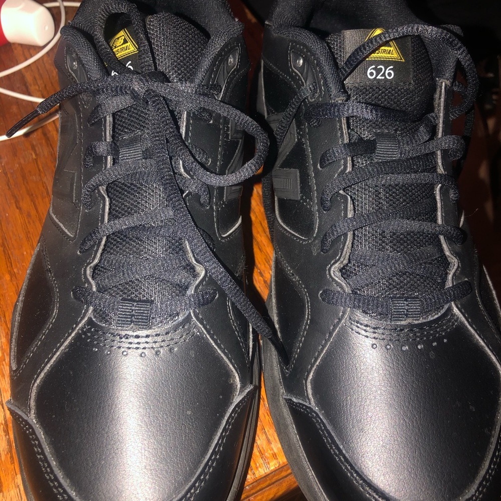 New balance industrial tennis shoes